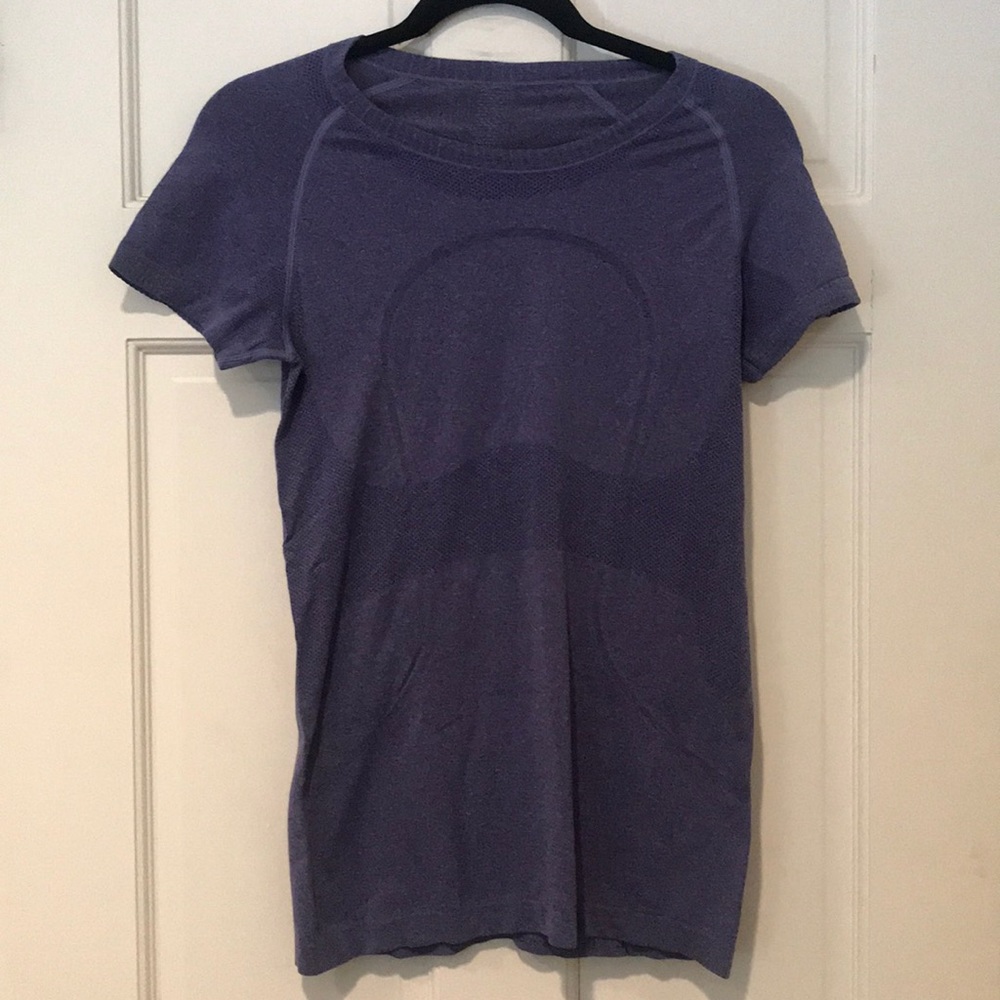 Lululemon tee